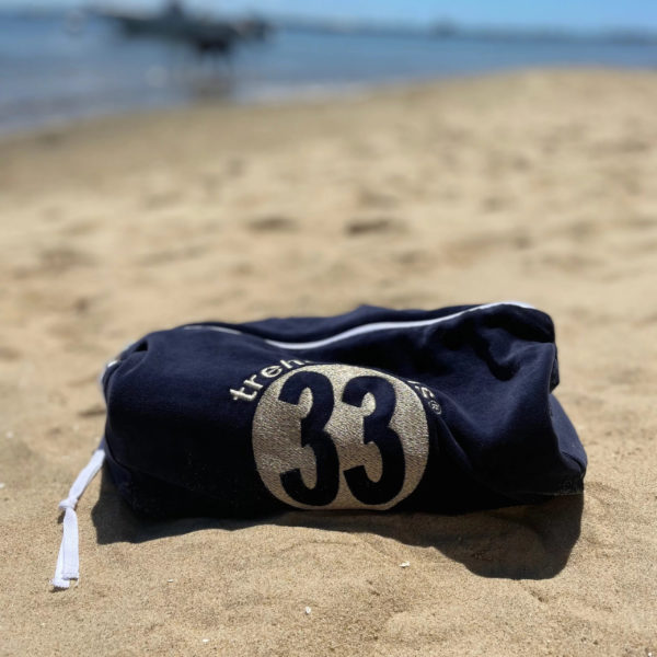 Une trousse en éponge marine de la marque régionale 33.