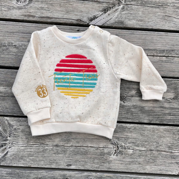 Un sweat soleil écru pour bébé de la marque régionale 33.