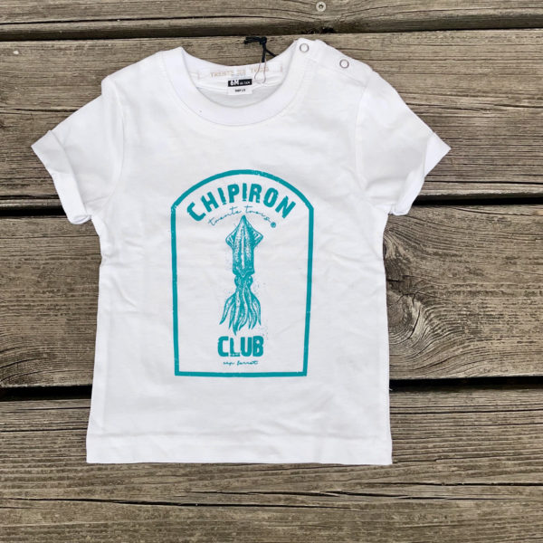 Un tee-shirt blanc pour bébé, estampillé "Chipiron" de la marque régionale 33.