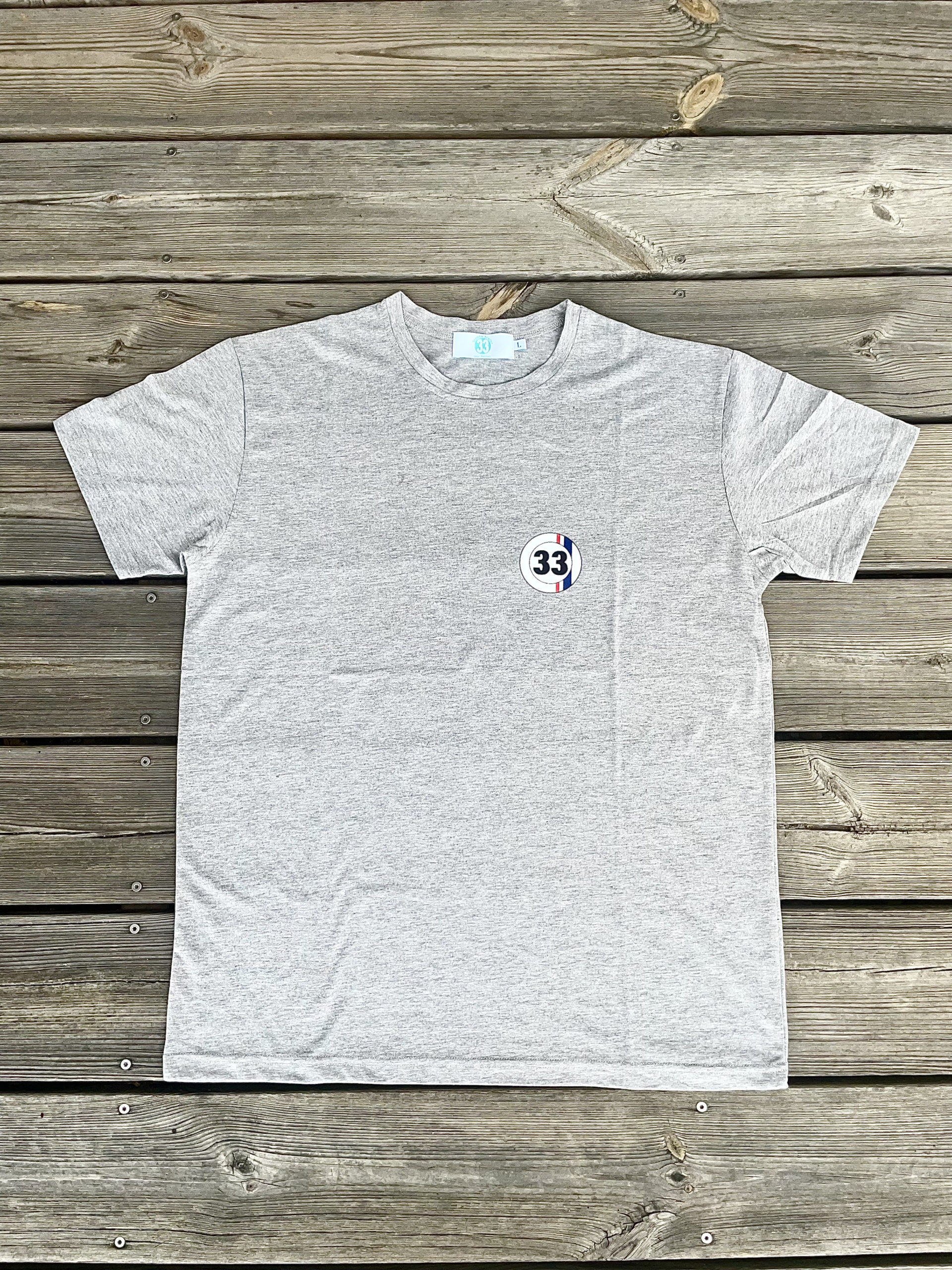 Un tee-shirt coccinelle pour homme de la marque régionale 33.