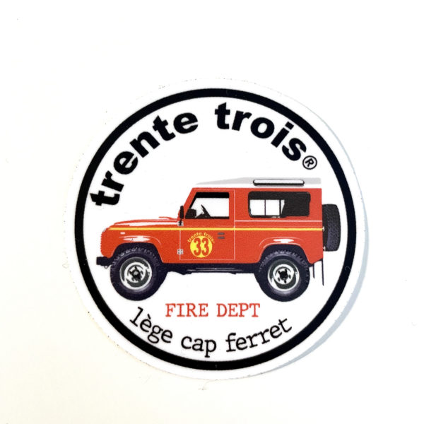 Un autocollant fire dept de la marque régionale.