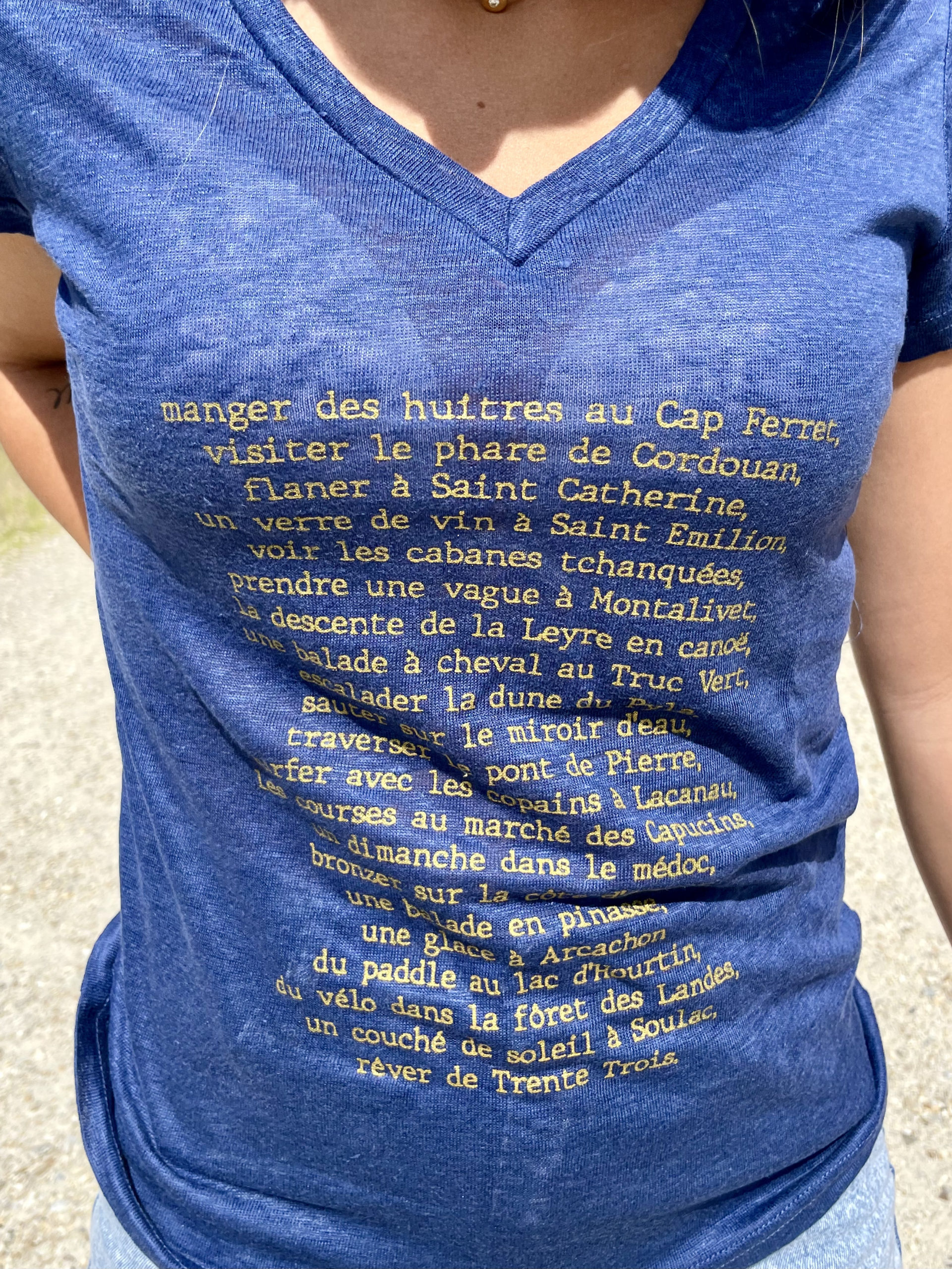Un tee-shirt balade femme en lin de la marque régionale 33.