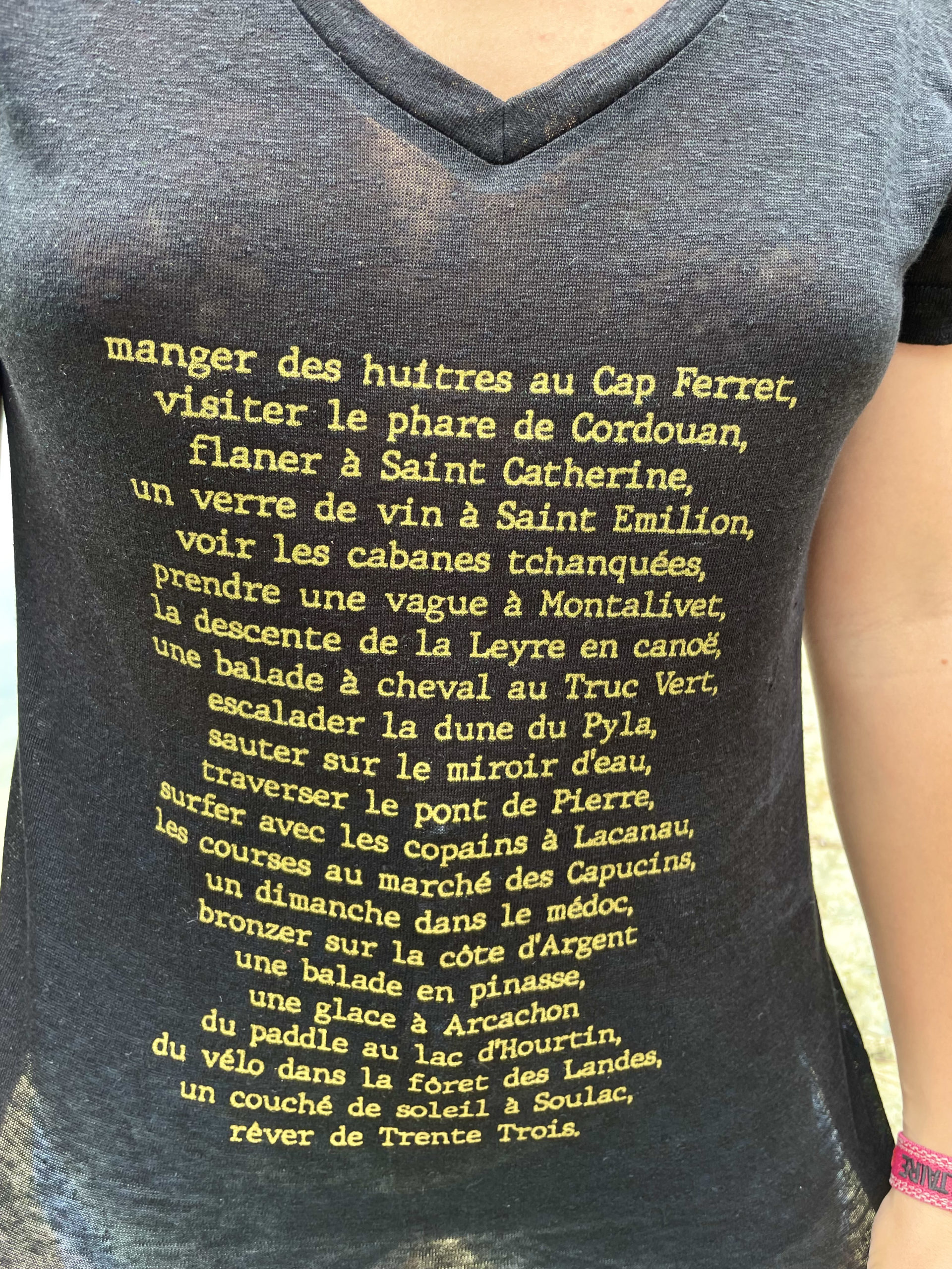 Un tee-shirt balade femme en lin de la marque régionale 33.