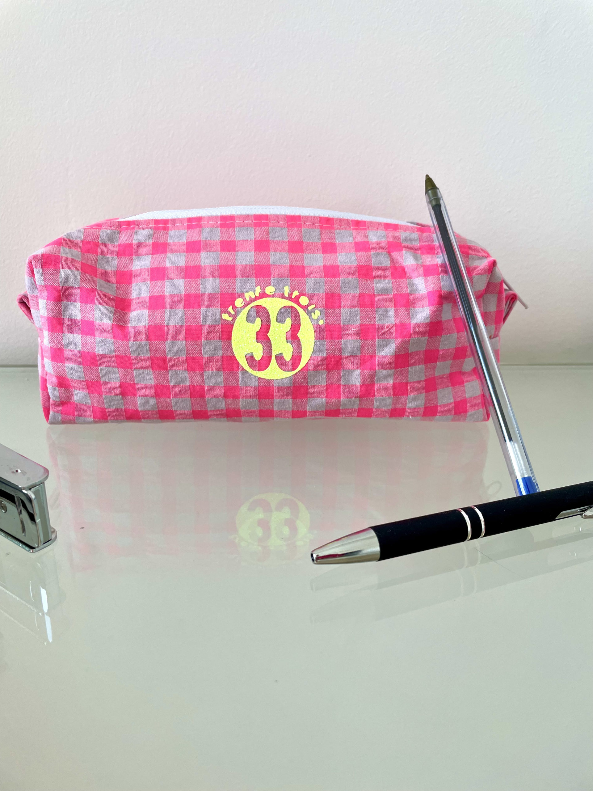 Trousse scolaire vichy rose de la marque régionale 33.